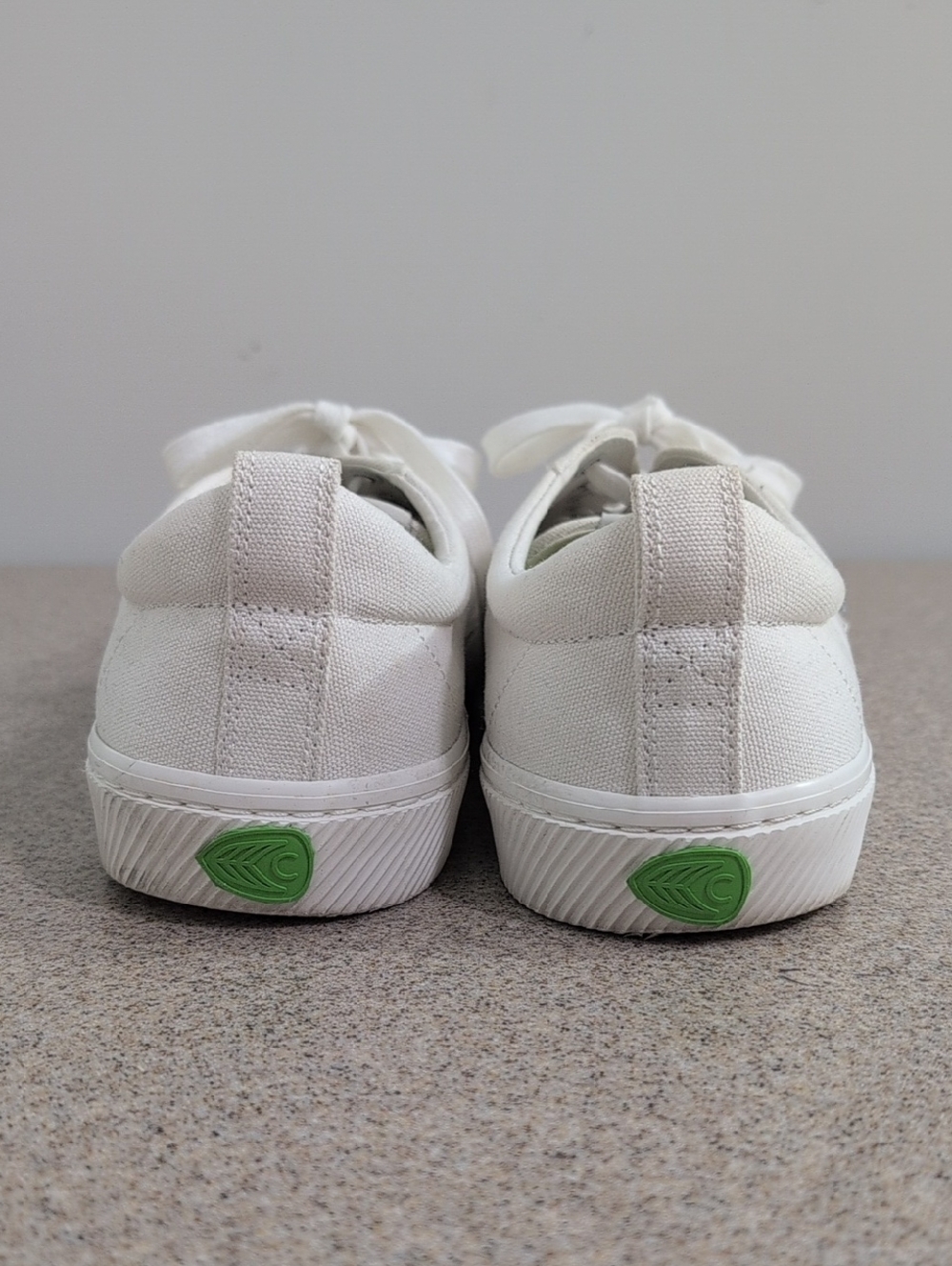 Cariuma White Sneakers, Gym Shoes, Canvas, Men's Size 12, Women Size 13.5 - Picture 4 of 12